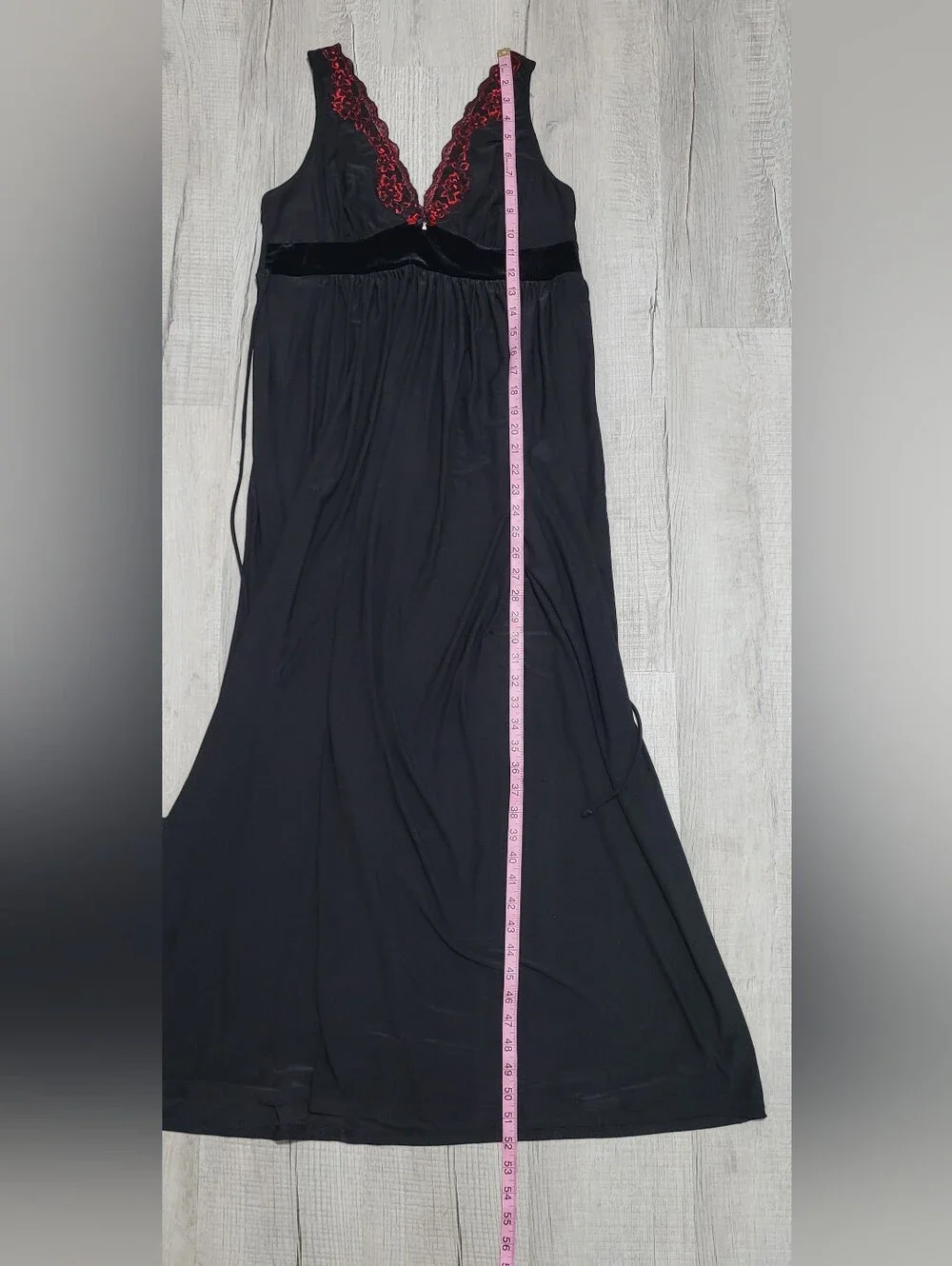 In Bloom by Jonquil Black Red Lace Trim Maxi Nightgown Size Medium EUC